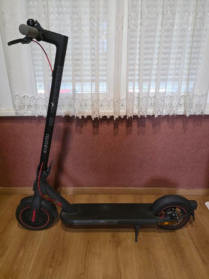 Xiaomi 4 pro comme neuve ! Garantie !, Fietsen en Brommers, Steps, Zo goed als nieuw, Elektrische step (E-scooter), Ophalen