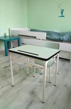 Les gambettes bureau en stoeltje kind, Kinderen en Baby's, Ophalen, Zo goed als nieuw, Tafel(s) en Stoel(en)