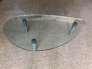 2 tables de salon disponible aux enchères