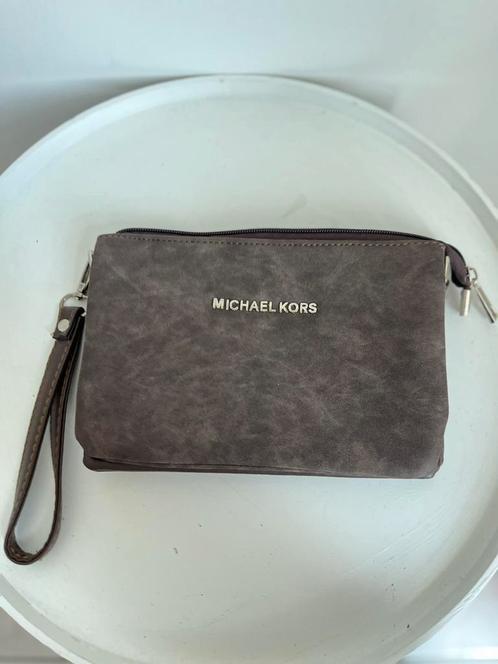 Michael Kors polstas, Handtassen en Accessoires, Portemonnees, Zo goed als nieuw, Overige merken, Ophalen