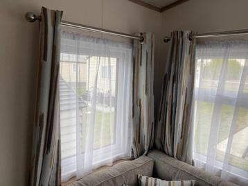 Te koop nieuwe gordijnen en overgordijnen voor stacaravan.