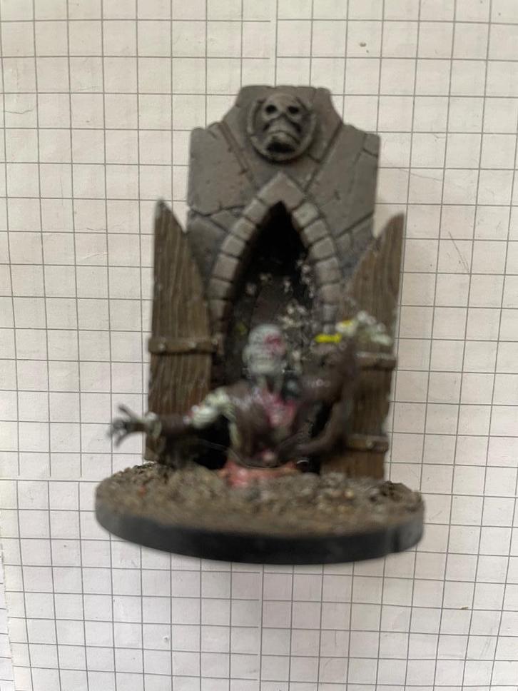 Décor de petite crypte avec zombie peint, Hobby en Vrije tijd, Wargaming, Gebruikt, Warhammer, Figuurtje(s), Geverfd, Ophalen of Verzenden