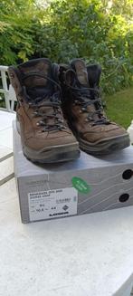 Bottines Lowa Renegade GTX Mid – Pointure 44 – Bon état, Sport en Fitness, Ophalen, Zo goed als nieuw