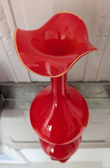 Tulpenvaas beschikbaar voor biedingen