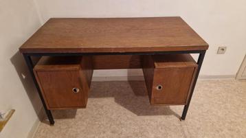 Bureau ancien beschikbaar voor biedingen