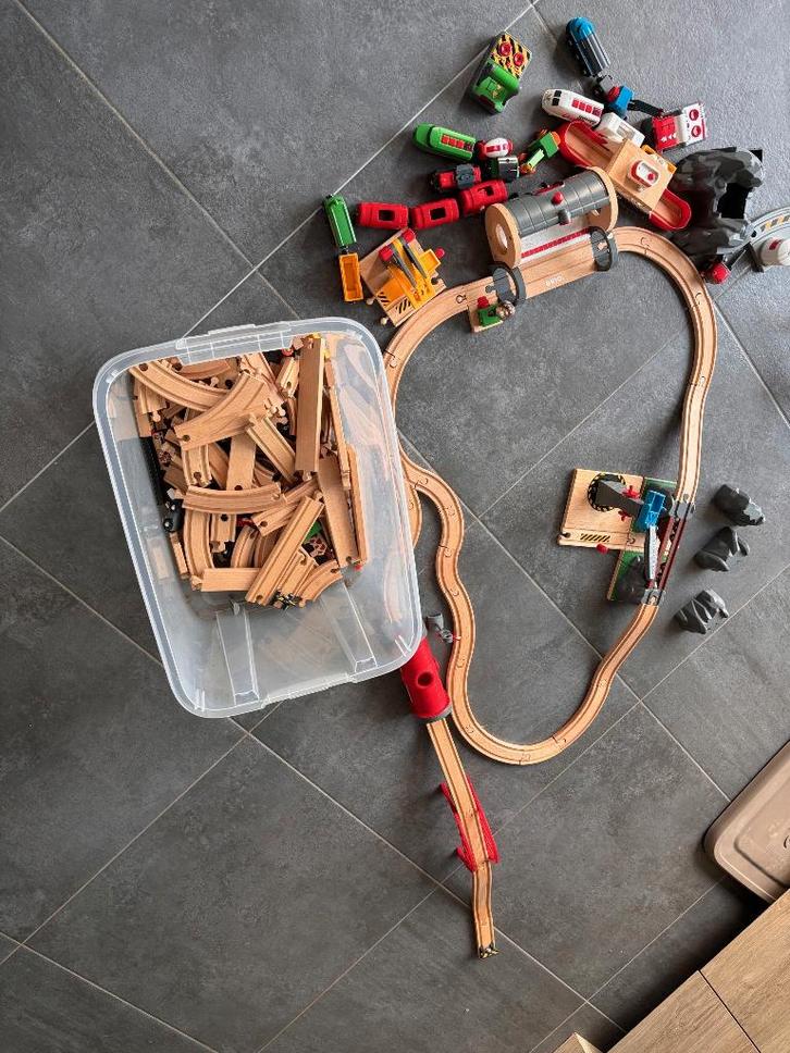 Uitgebreide BRIO Treinset, Enfants & Bébés, Jouets | Jouets en bois, Utilisé, Autres types, Enlèvement