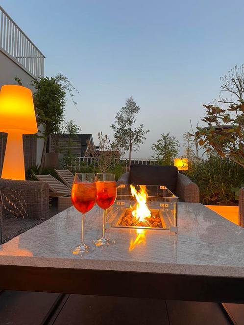 Stijlvolle Vuurtafel uit staal en natuursteen, Tuin en Terras, Vuurtafels, Zo goed als nieuw, Ophalen
