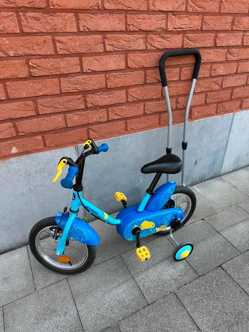Btwin Fiets maat 14، met zijwieltjes en duwstang, Fietsen en Brommers, Fietsen | Kinderfietsjes, Zijwieltjes, Ophalen