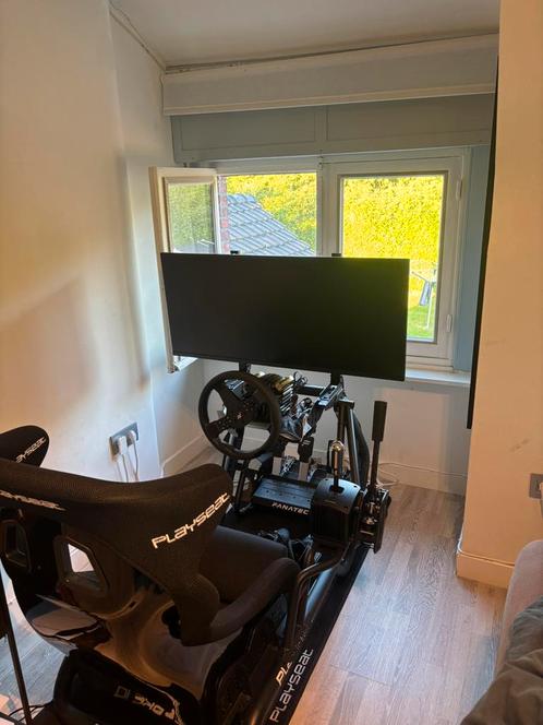 Playseat sensation pro + sim platform right, Games en Spelcomputers, Games | Sony PlayStation 5, Zo goed als nieuw, Ophalen of Verzenden
