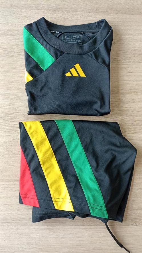 Adidas set 152 10-11j, Kinderen en Baby's, Kinderkleding | Overige, Zo goed als nieuw, Ophalen of Verzenden
