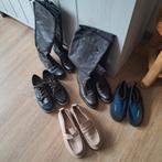 2 paar laarzen , 2 paar schoenen  en 1 paar waterschoenen., Ophalen
