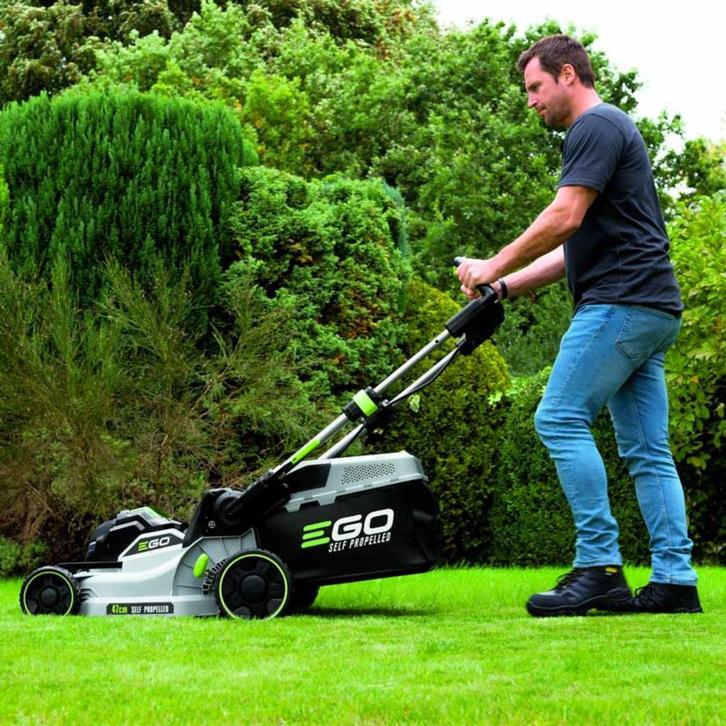 Ego grasmaaier LM1903E-SP met 5ah acc u en snel lader, Tuin en Terras, Grasmaaiers, Zo goed als nieuw, Accu-grasmaaier, 40 t/m 49 cm