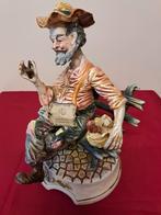 Grande statuette ,Clochard sur un banc,Capodimonte, Comme neuf, Enlèvement ou Envoi