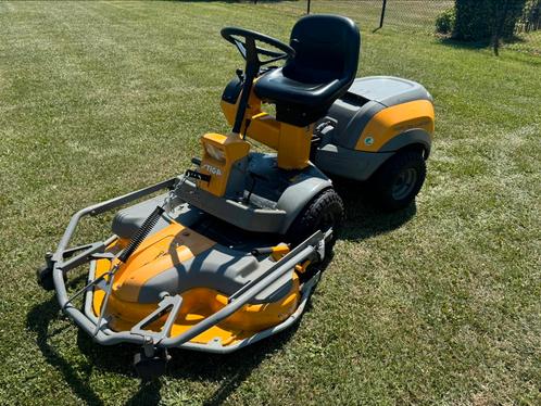 Stiga  park pro svan 4wd met 2 cilinder honda, Tuin en Terras, Zitmaaiers, Zo goed als nieuw, Ophalen