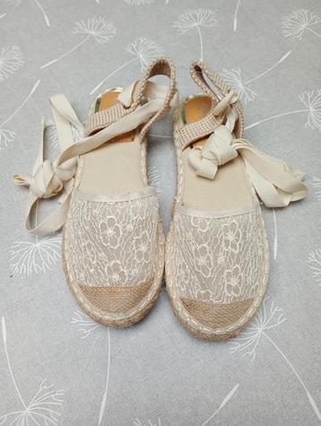 36 Espadrilles neuves beschikbaar voor biedingen
