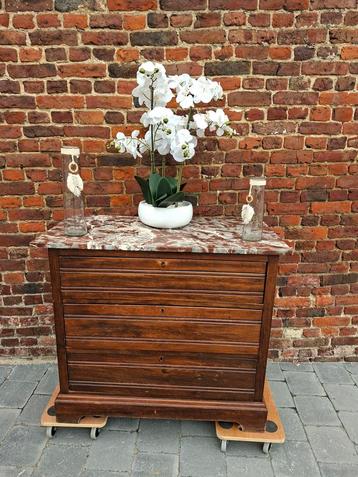 Meuble ancien petit meuble commode 1920 dessus marbre à réno beschikbaar voor biedingen