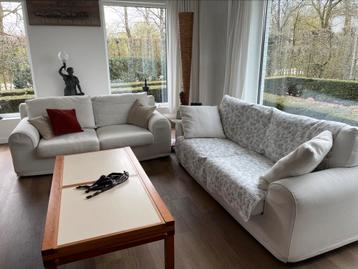 Salon in zeer goede staat! Kan geleverd worden  beschikbaar voor biedingen