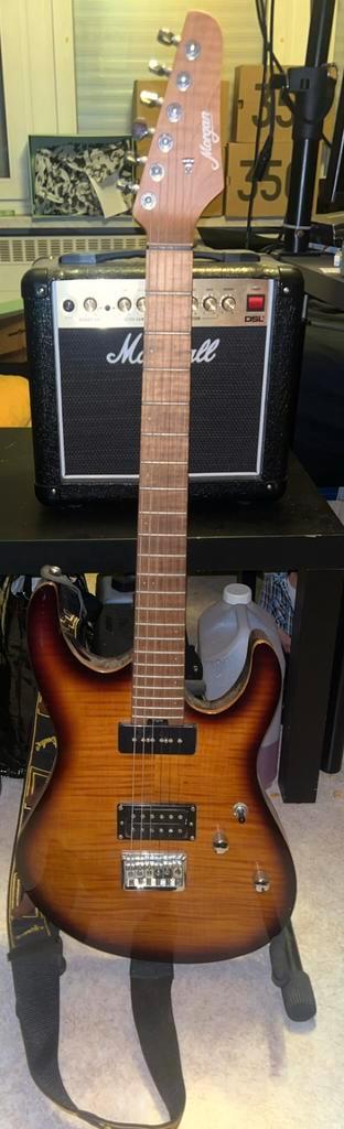 Morgan elektrische gitaar + marshall lampem versterker, Muziek en Instrumenten, Snaarinstrumenten | Gitaren | Elektrisch, Zo goed als nieuw