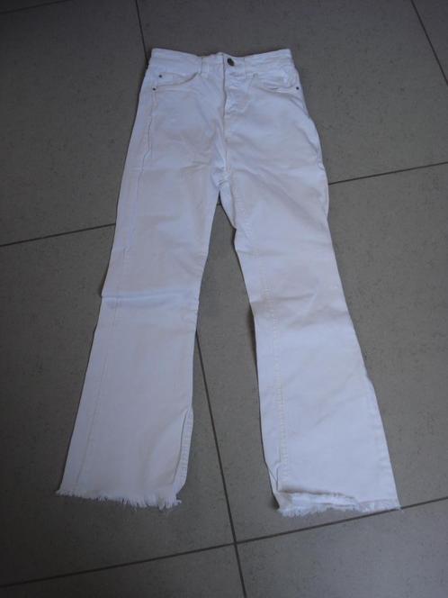 Stradivarius witte jeansbroek, meisjes/dames. mt 34, Kleding | Dames, Spijkerbroeken en Jeans, Gedragen, W27 (confectie 34) of kleiner