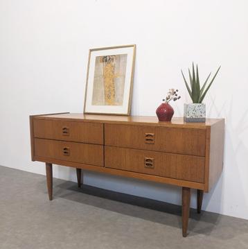 Scandinavisch vintage dressoir  beschikbaar voor biedingen