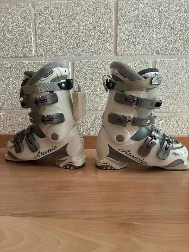 Atomic skibotten maat 24,5 ( 39), Sport en Fitness, Skiën en Langlaufen, Gebruikt, Schoenen, Ski, Atomic, Ophalen of Verzenden