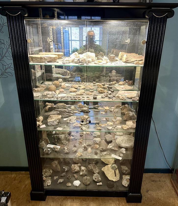 Mooie massieve vitrinekast met verlichting, Maison & Meubles, Armoires | Vitrines, Neuf, 150 à 200 cm, 100 à 150 cm, 25 à 50 cm