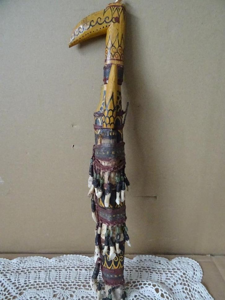 Dayak Mandau keris dolk versierd met tanden 40cm Borneo, Antiek en Kunst, Kunst | Niet-Westerse kunst, Ophalen of Verzenden