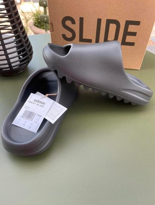 Yeezy best sale slide noir