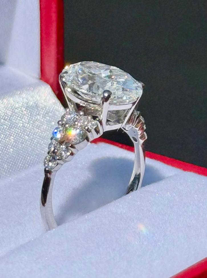 18K gouden ring diamant van maar liefst 4.72 karaat!! nieuw, Handtassen en Accessoires, Ringen, Nieuw, Dame, 17 tot 18, Goud, Met edelsteen