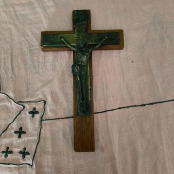 Oude kruisbeeldje (20cm*12cm) beschikbaar voor biedingen