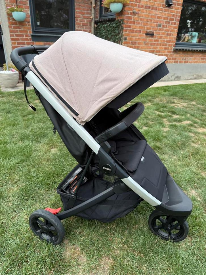 Thule spring buggy, Kinderen en Baby's, Buggy's, Zo goed als nieuw, Overige merken, Regenhoes, Verstelbare rugleuning, Zonnekap