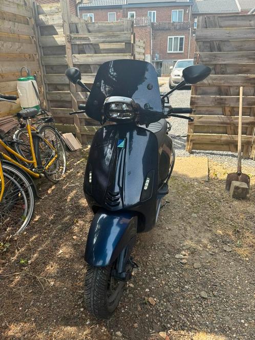 Vespa sprint 50 CC A klasse( met begrenzer), Fietsen en Brommers, Scooters | Vespa, Zo goed als nieuw, Vespa S, Klasse A (25 km/u)