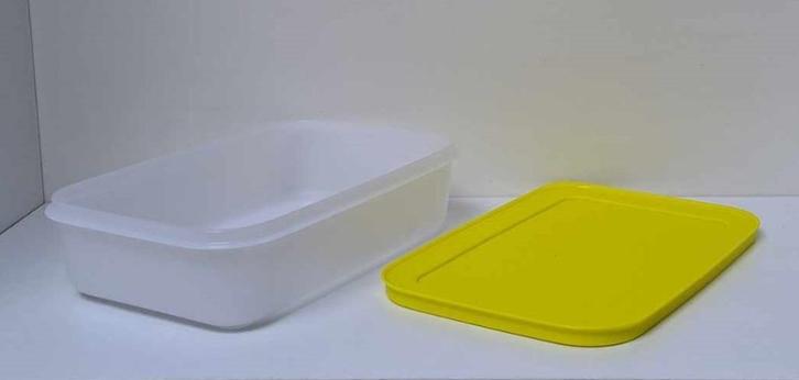 Tupperware™ « Igloo » Diepvriezer - 1 liter x 2 - geel, Huis en Inrichting, Keuken | Tupperware, Nieuw, Bus of Trommel, Geel, Wit