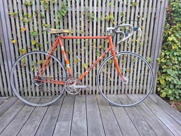 Vintage koersfiets Peugeot - te restaureren