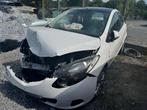 Mazda 2 diesel 5-deurs crashte, Auto's, Mazda, Voorwielaandrijving, Stof, 4 cilinders, Wit
