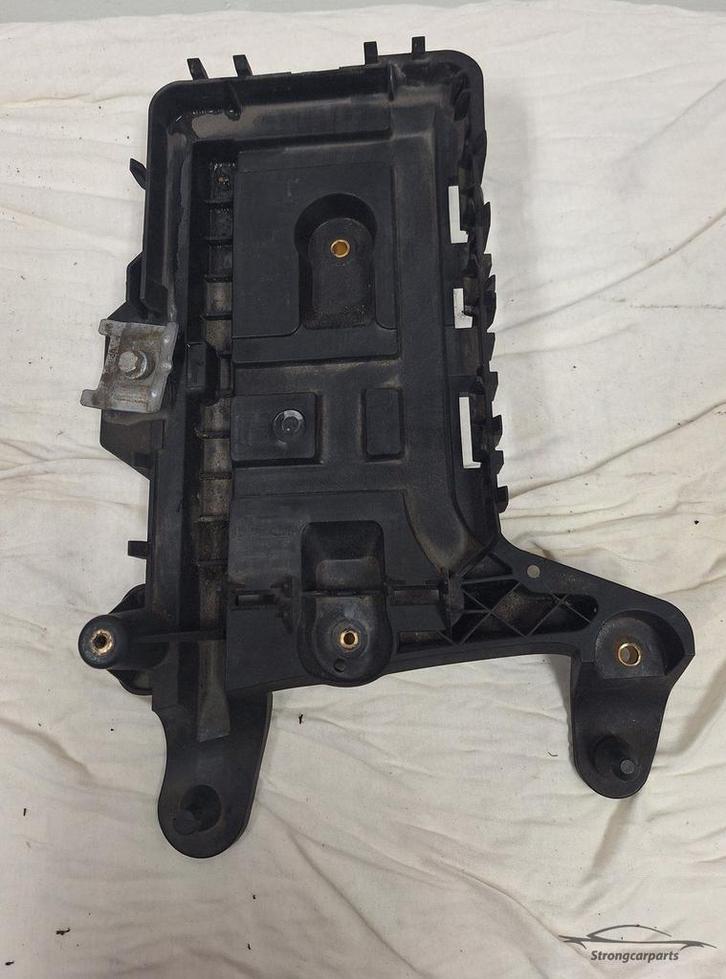 VW Scirocco Accubak 1K0915333H Accu houder, Auto-onderdelen, Accu's en Toebehoren, Volkswagen, Gebruikt, Ophalen of Verzenden