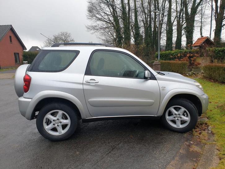 **Toyota RAV4 2.0 D-4D - 3 portes - voiture fiable et perfor, Autos, Toyota, Particulier, Rav4, Airbags, Diesel, Carnet d'entretien