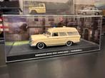 Mercedes Binz 190 ambulance - James Bond, Hobby en Vrije tijd, Ophalen of Verzenden, Gebruikt, Auto, Universal Hobbies