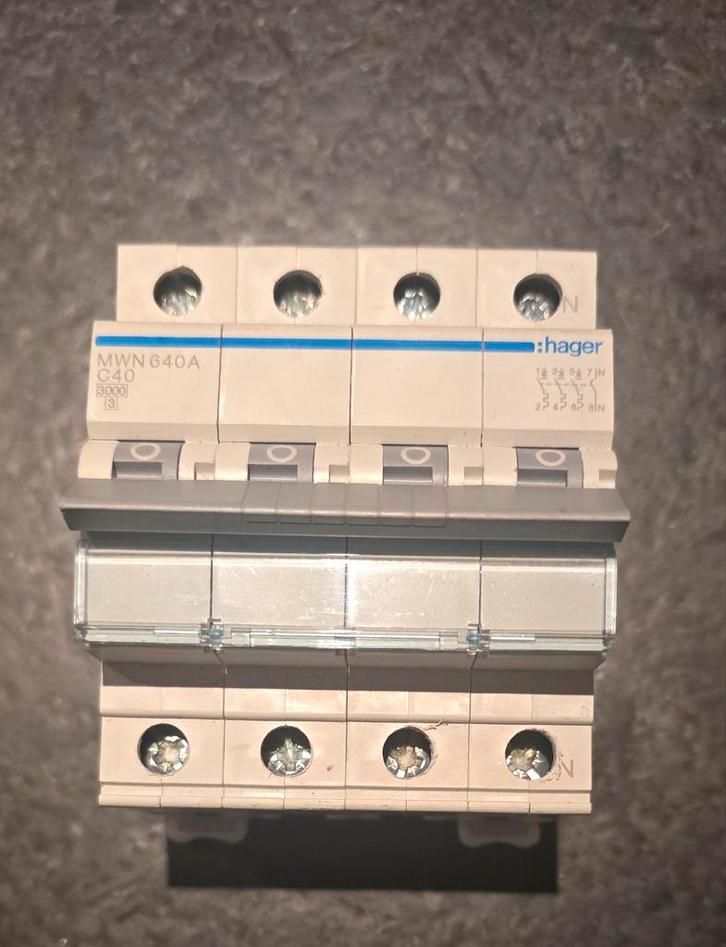 Diverse (differentieel) automaten - zekeringen, Doe-het-zelf en Bouw, Elektriciteit en Kabels, Gebruikt, Overige typen, Ophalen of Verzenden