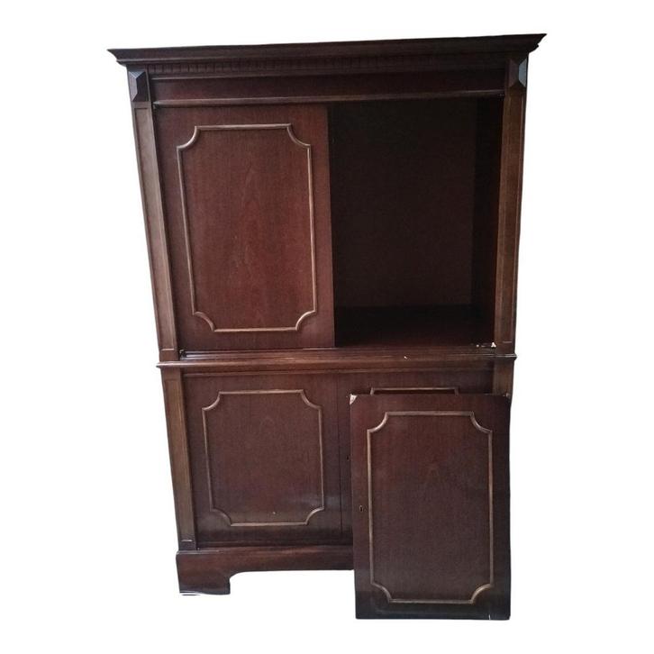 Stevige houten opbergkast met klassieke uitstraling., Huis en Inrichting, Kasten | Computermeubels, Ophalen