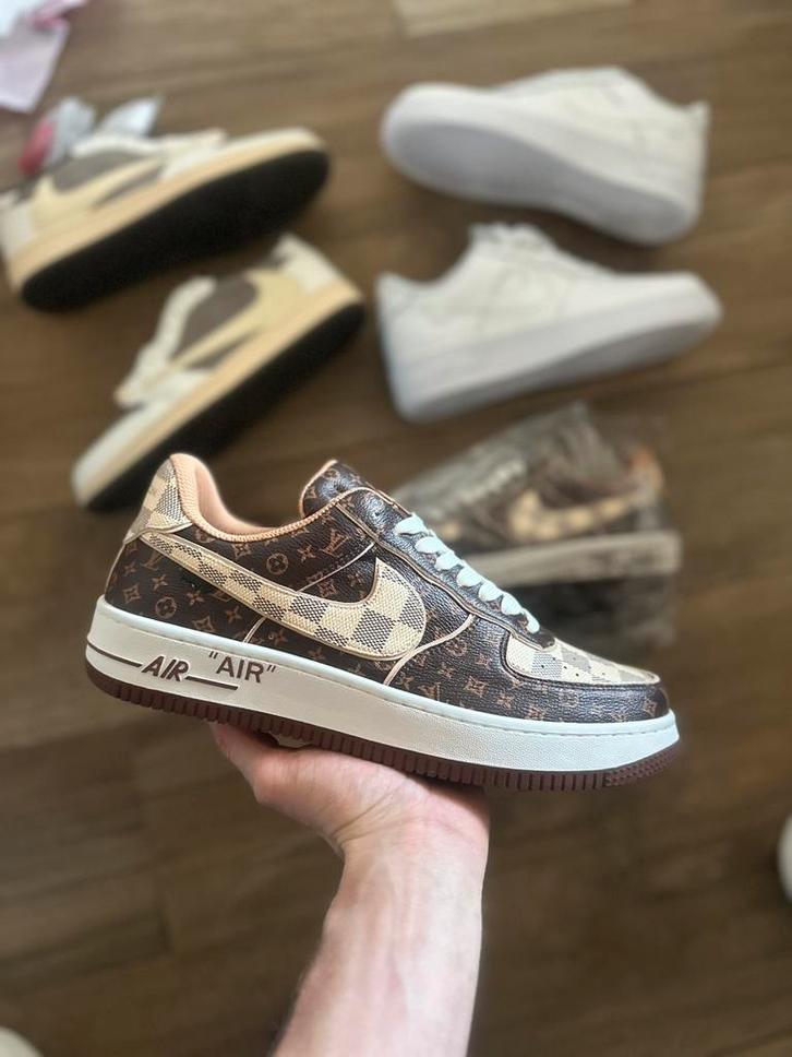Nike air force 1 lv monogram brown, Kleding | Dames, Schoenen, Zo goed als nieuw, Ophalen of Verzenden
