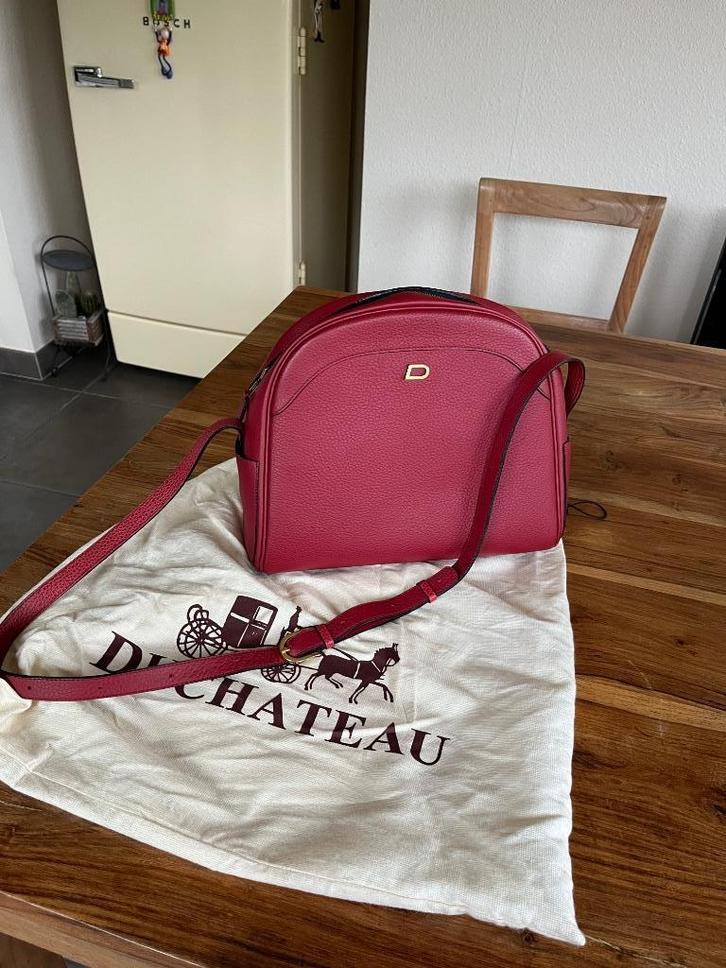 Handtas Duchateau (Delvaux), Handtassen en Accessoires, Tassen | Damestassen, Zo goed als nieuw, Handtas, Rood, Ophalen of Verzenden