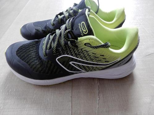 Baskets running 33, Kinderen en Baby's, Kinderkleding | Schoenen en Sokken, Gebruikt, Sportschoenen, Jongen of Meisje, Ophalen of Verzenden