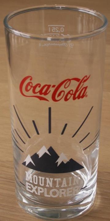 Verre droit Coca-Cola de Coca-Cola Mountain Explorer d'Autri
