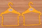 2 kleerhangertjes "Baby Born", Kinderen en Baby's, Speelgoed | Poppen, Ophalen of Verzenden, Babypop