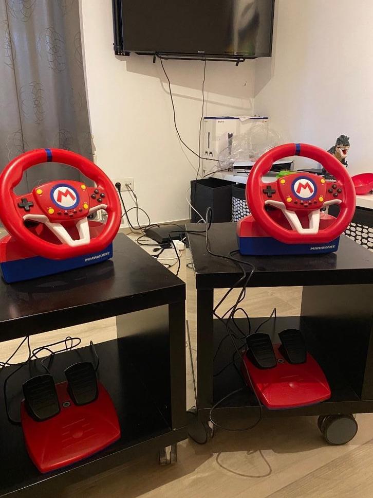 HORI - Nintendo Switch Mario Kart Racing Wheel Pro, Games en Spelcomputers, Spelcomputers | Nintendo Consoles | Accessoires, Zo goed als nieuw
