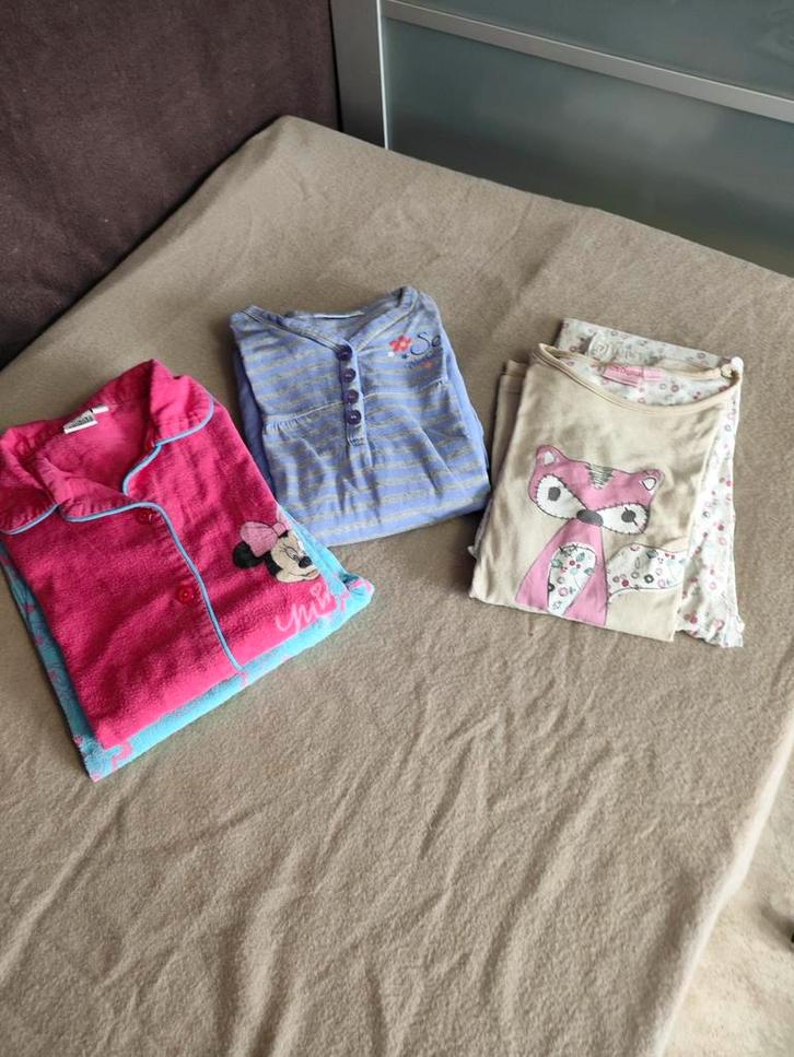3 pyama's maat 128 - 134, Kinderen en Baby's, Kinderkleding | Maat 128, Gebruikt, Broek, Ophalen