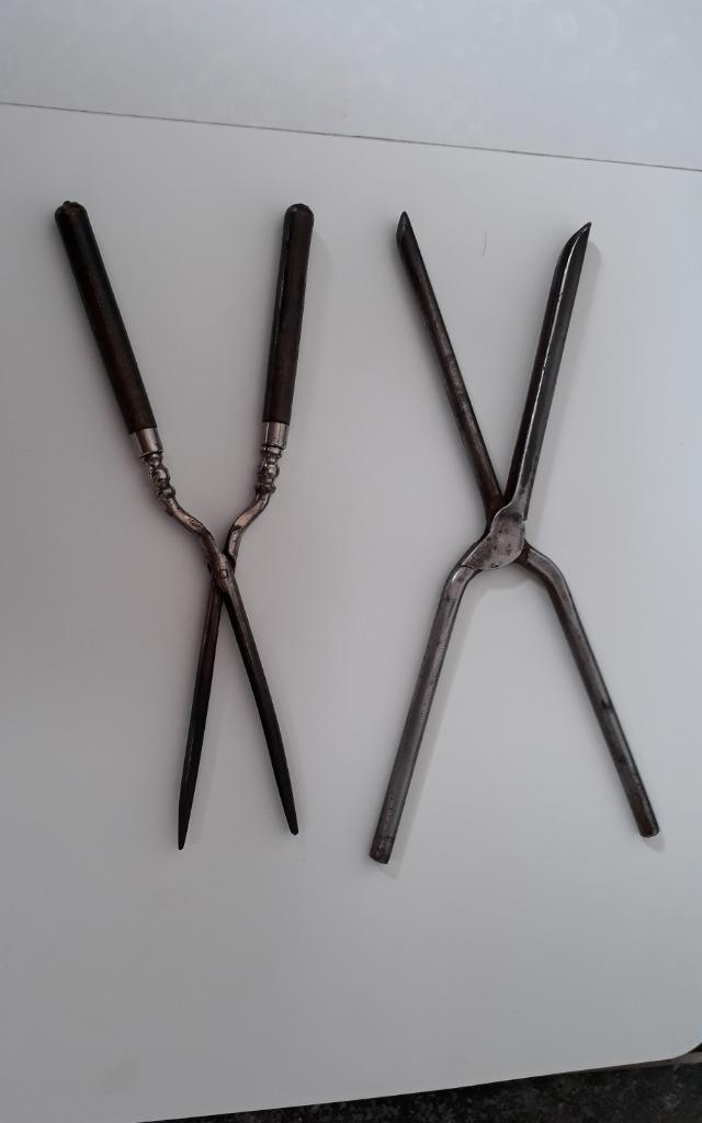 2 antieke krultangen, Antiek en Kunst, Antiek | Gereedschap en Instrumenten, Ophalen of Verzenden