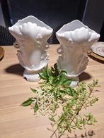 paire de vases blancs de mariée en faïence portugaise VITRIN, Antiquités & Art, Curiosités & Brocante, Enlèvement ou Envoi