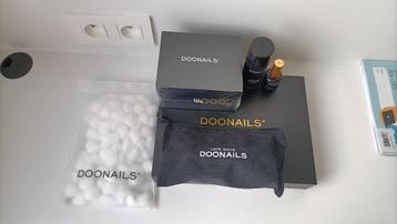 Doonails volledige nagelset met 8 kleuren beschikbaar voor biedingen